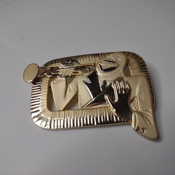 Vintage Gold Tone AJC Louis Armstrong Trumpet Brooch - Picture 2 of 12